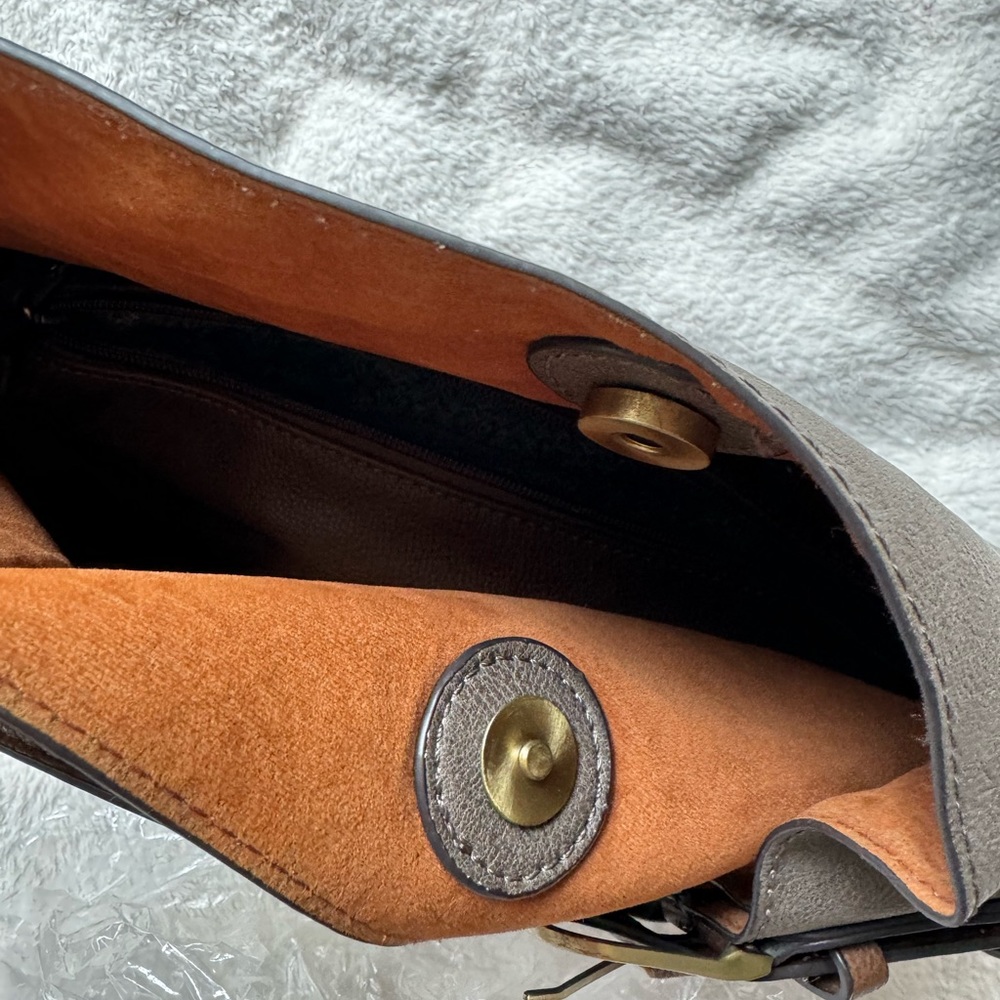Pocketbook - Picture 2 of 9
